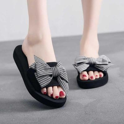 Stilīgas sieviešu čības ar plakanu zoli un lenti