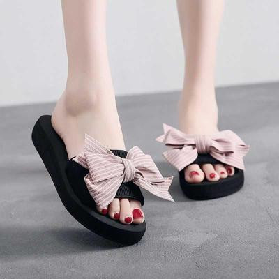 Stilīgas sieviešu čības ar plakanu zoli un lenti