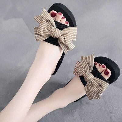 Stilīgas sieviešu čības ar plakanu zoli un lenti