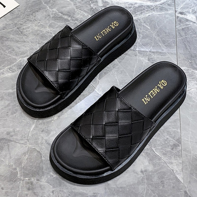 Γυναικείες έκο δερμάτινες παντόφλες με επίπεδη σόλα σε δύο χρώματα