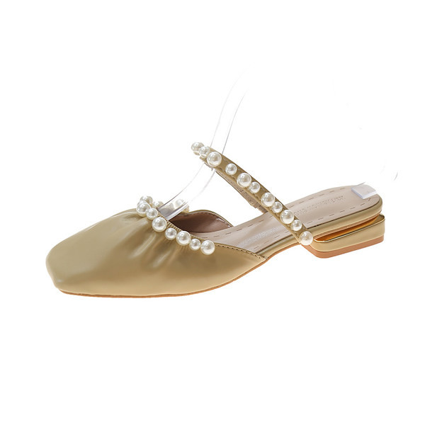 Sieviešu slēgtas čības no eko ādas ar pērlēm