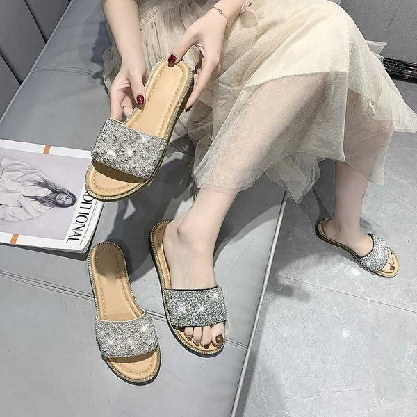 Papuci de damă cu talpă plată și particule strălucitoare