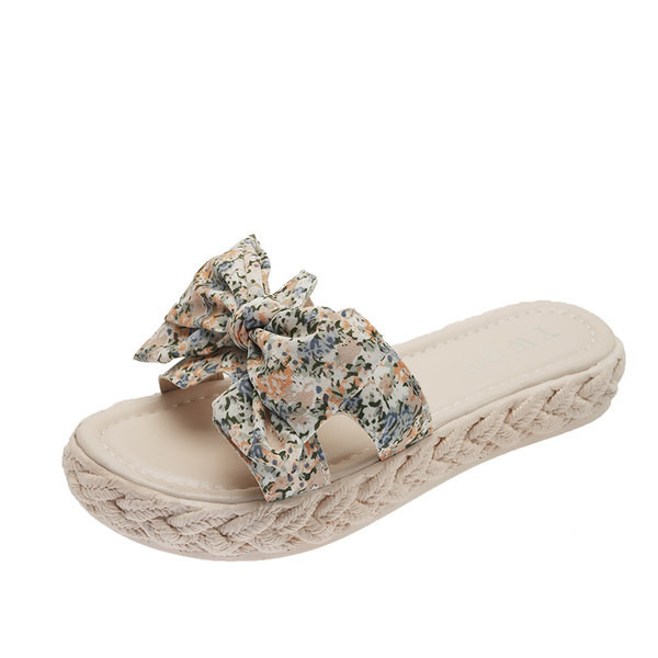 Sieviešu ikdienas čības ar ziedu rakstu un lenti