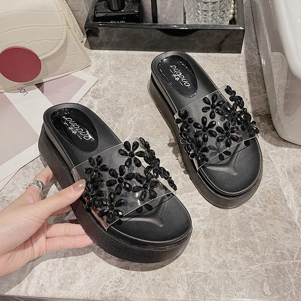 Sieviešu čības dekorētas ar akmeņiem un 5 cm zoli