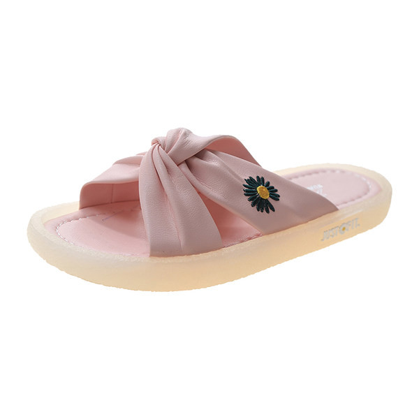 Moderné dámske papuče s výšivkou a plochou podrážkou