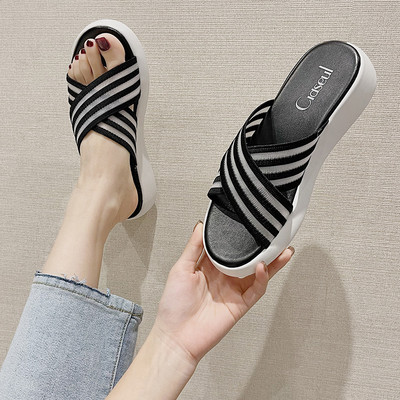 Papuci casual de dama cu talpa plate si bretele cu dungi