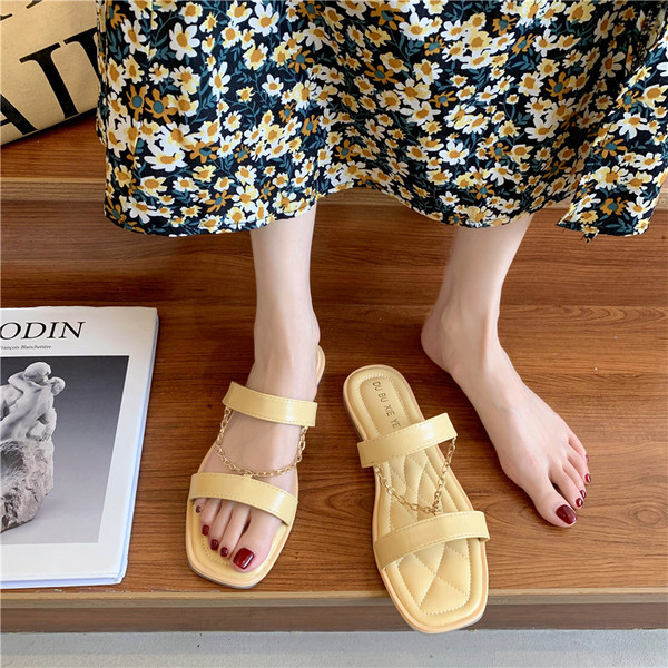 Papuci casual de dama din imitatie de piele cu lant metalic