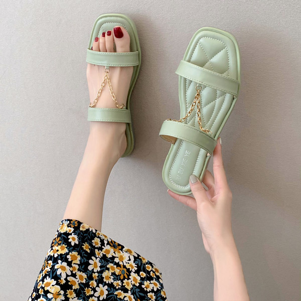 Papuci casual de dama din imitatie de piele cu lant metalic