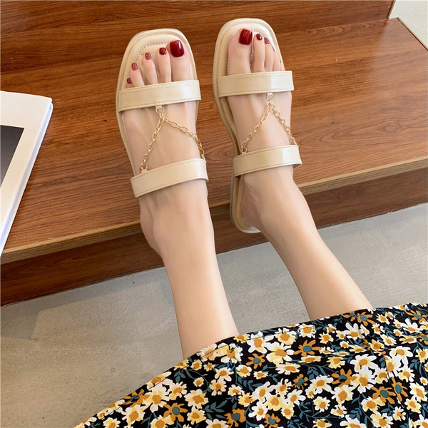 Papuci casual de dama din imitatie de piele cu lant metalic