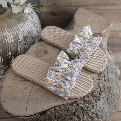 Sieviešu ikdienas čības ar tekstila lencēm ar cirtām un ziedu rakstu