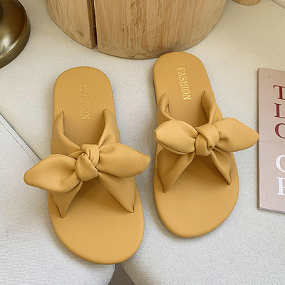 Model nou de papuci din piele si panglica