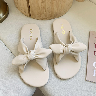 Model nou de papuci din piele si panglica