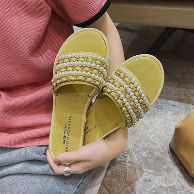 Papuci moderni de dama cu talpa plate si perle