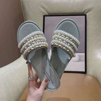 Papuci moderni de dama cu talpa plate si perle