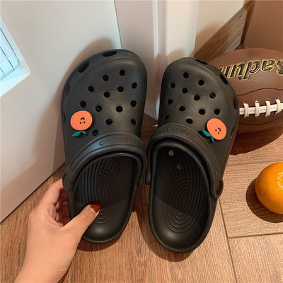 Sieviešu gumijas, slēgtas čības ar 3D aplikāciju