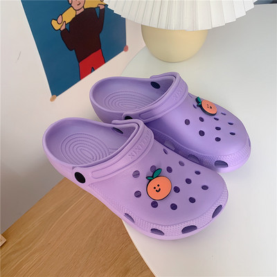 Sieviešu gumijas, slēgtas čības ar 3D aplikāciju