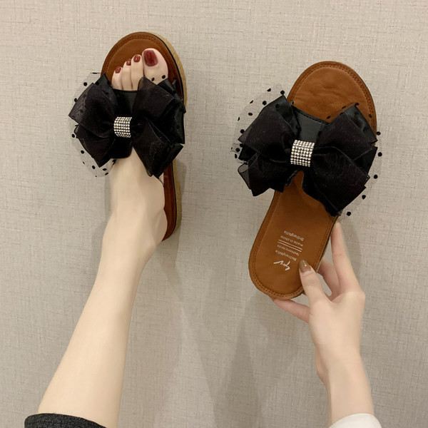 Model nou de papuci de dama cu panglica, pietre si tul