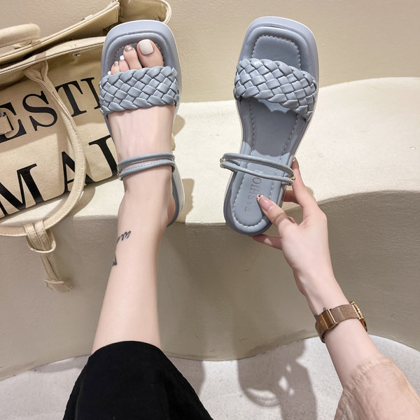 Model nou de papuci de dama din imitatie de piele cu bretele