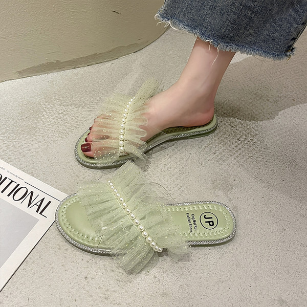 Model nou de papuci de dama cu perle si tul