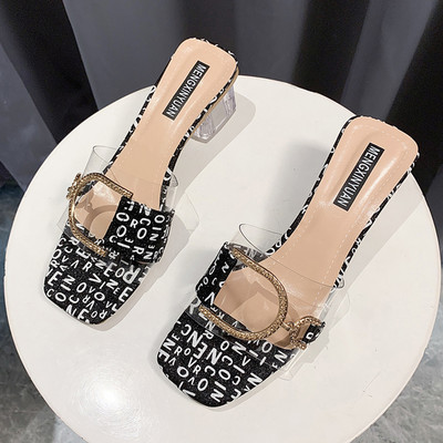 Sieviešu ikdienas čības ar papēdi un sprādzi