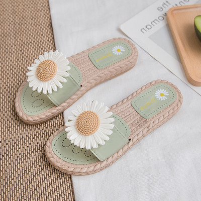 Papuci casual cu o margareta potriviti pentru plaja