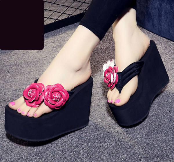 Sieviešu neslīdošās čības ar augstu platformu un 3D apdari