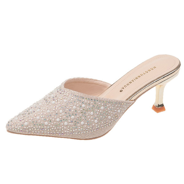 Elegantas smailas čības ar pērlēm un papēdi