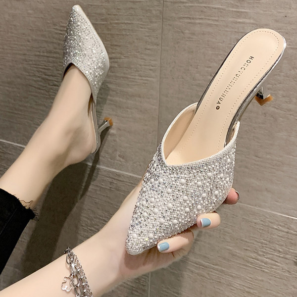 Elegantas smailas čības ar pērlēm un papēdi