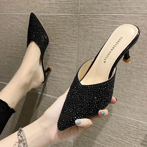 Elegantas smailas čības ar pērlēm un papēdi