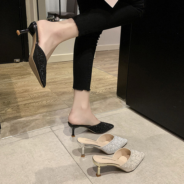 Elegantas smailas čības ar pērlēm un papēdi