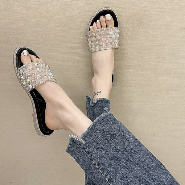 Papuci moderni de dama cu pietre si talpa plata