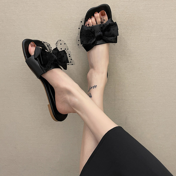 Papuci de dama actuali cu panglica si tul