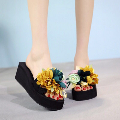 Sieviešu neslīdošas čalkas ar ziedu rotājumu