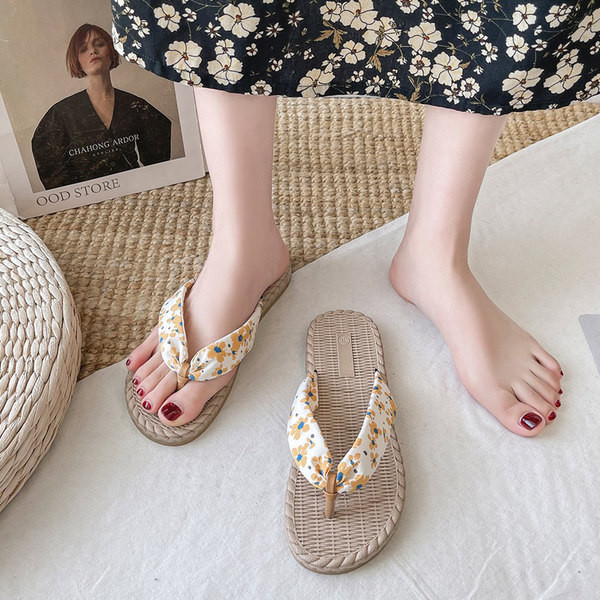 Papuci casual dama intre degete si model floral