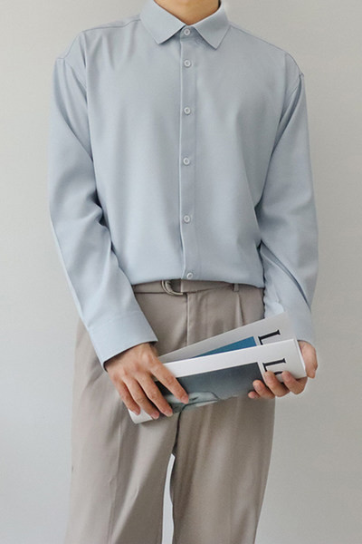 Ανδρικό μοντέρνο πουκάμισο με κουμπιά και κλασικό κολάρο