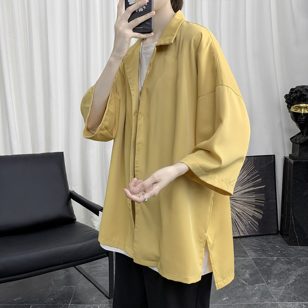 Cămașă largă pentru bărbați cu mâneci 3/4 și nasturi