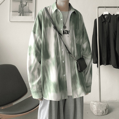 Cămașă bărbătească colorată cu nasturi și model clasic lat cu guler