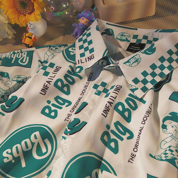 Cămașă pentru bărbați cu model și guler clasic