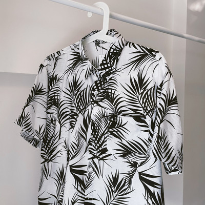 Cămașă casual pentru bărbați cu mâneci scurte și guler clasic - mai multe culori