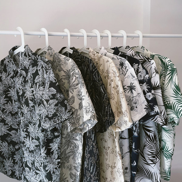 Cămașă casual pentru bărbați cu mâneci scurte și guler clasic - mai multe culori