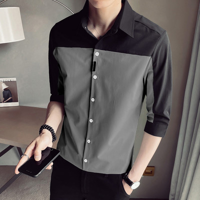 Κομψό ανδρικό πουκάμισο με κουμπιά και κλασικό κολάρο