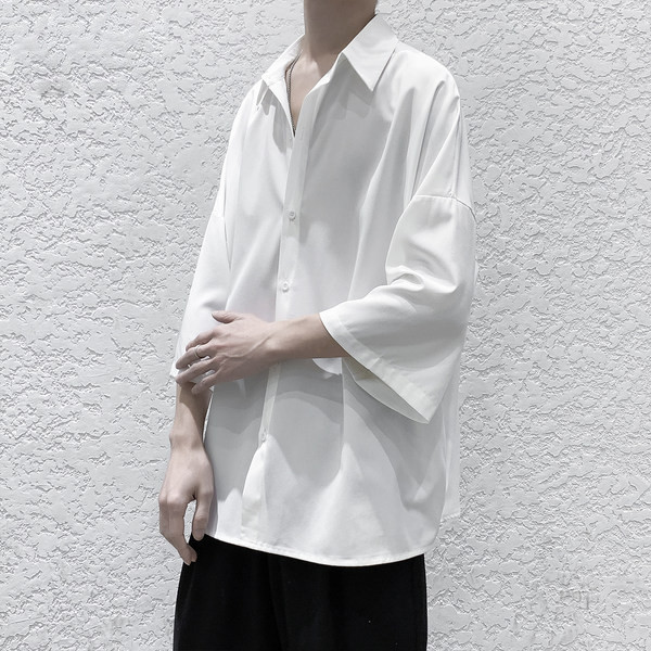 Jauna modeļa vīriešu krekls ar apkakli un platām piedurknēm