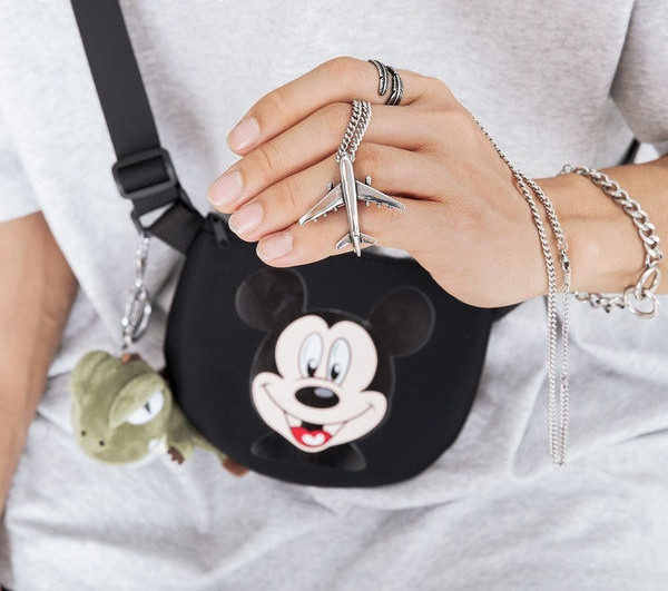 Μοντέρνα ανδρική αλυσίδα χάλυβα με μενταγιόν αεροπλάνου