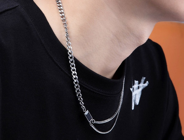 Ανδρική αλυσίδα με διακοσμητική πέτρα