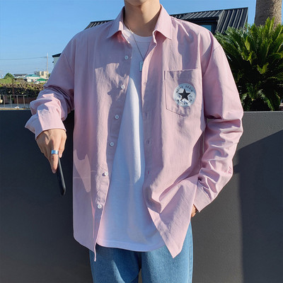 Cămașă pentru bărbați cu buzunar și emblemă