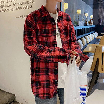 Cămașă pentru bărbați cu buzunar și emblemă