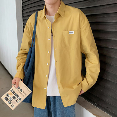 Cămașă pentru bărbați cu buzunar și emblemă