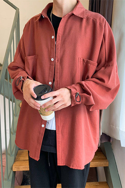 Sporta-gadījuma vīriešu krekls ar apjomīgām kabatām