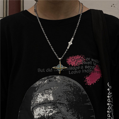 Κομψή ανδρική αλυσίδα με μεταλλικό μενταγιόν