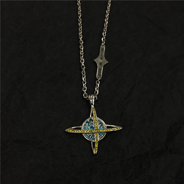 Κομψή ανδρική αλυσίδα με μεταλλικό μενταγιόν